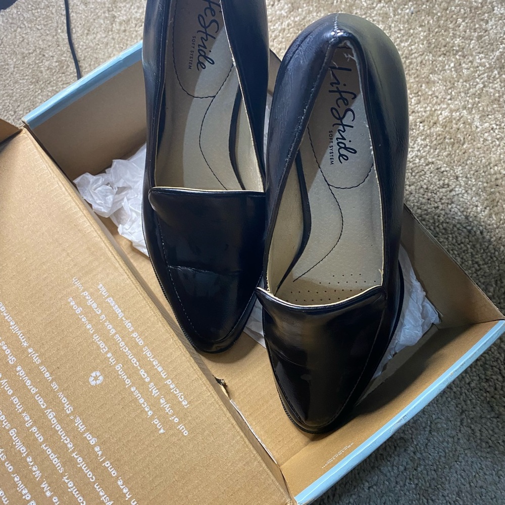 Life Stride Women's Glossy Black Flats